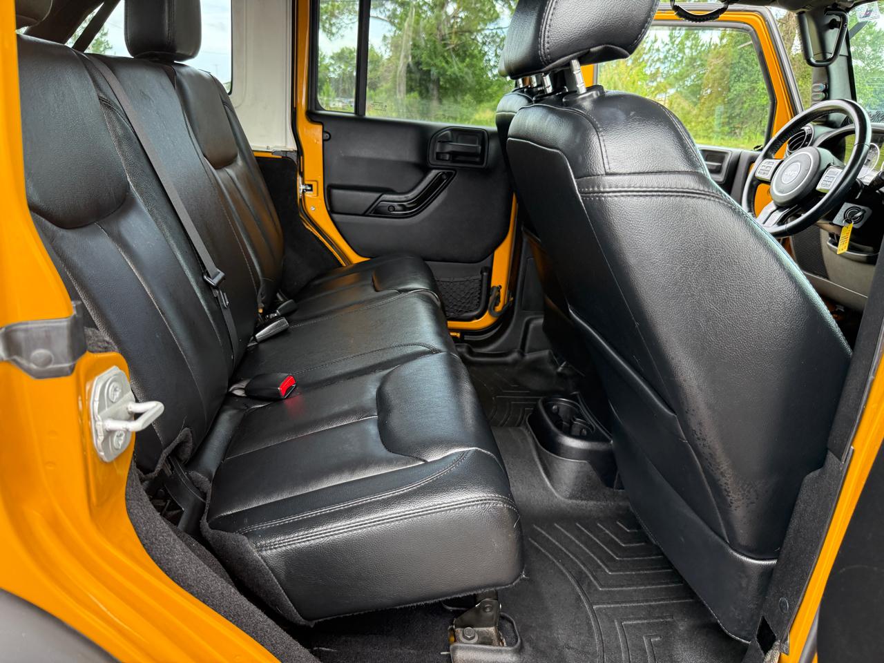 Jeep Wrangler Unlimited Sahara 4WD 2014