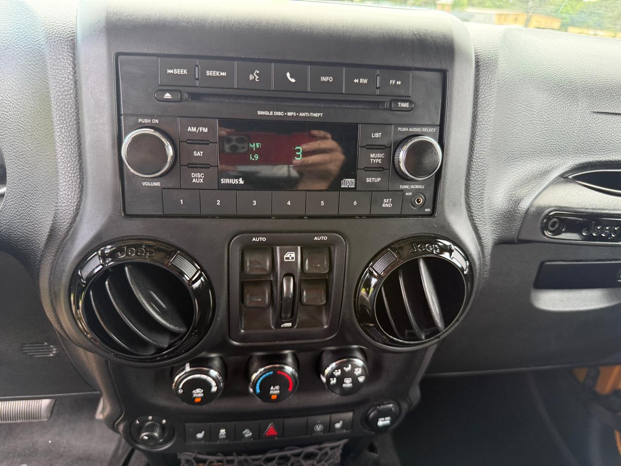 Jeep Wrangler Unlimited Sahara 4WD 2014