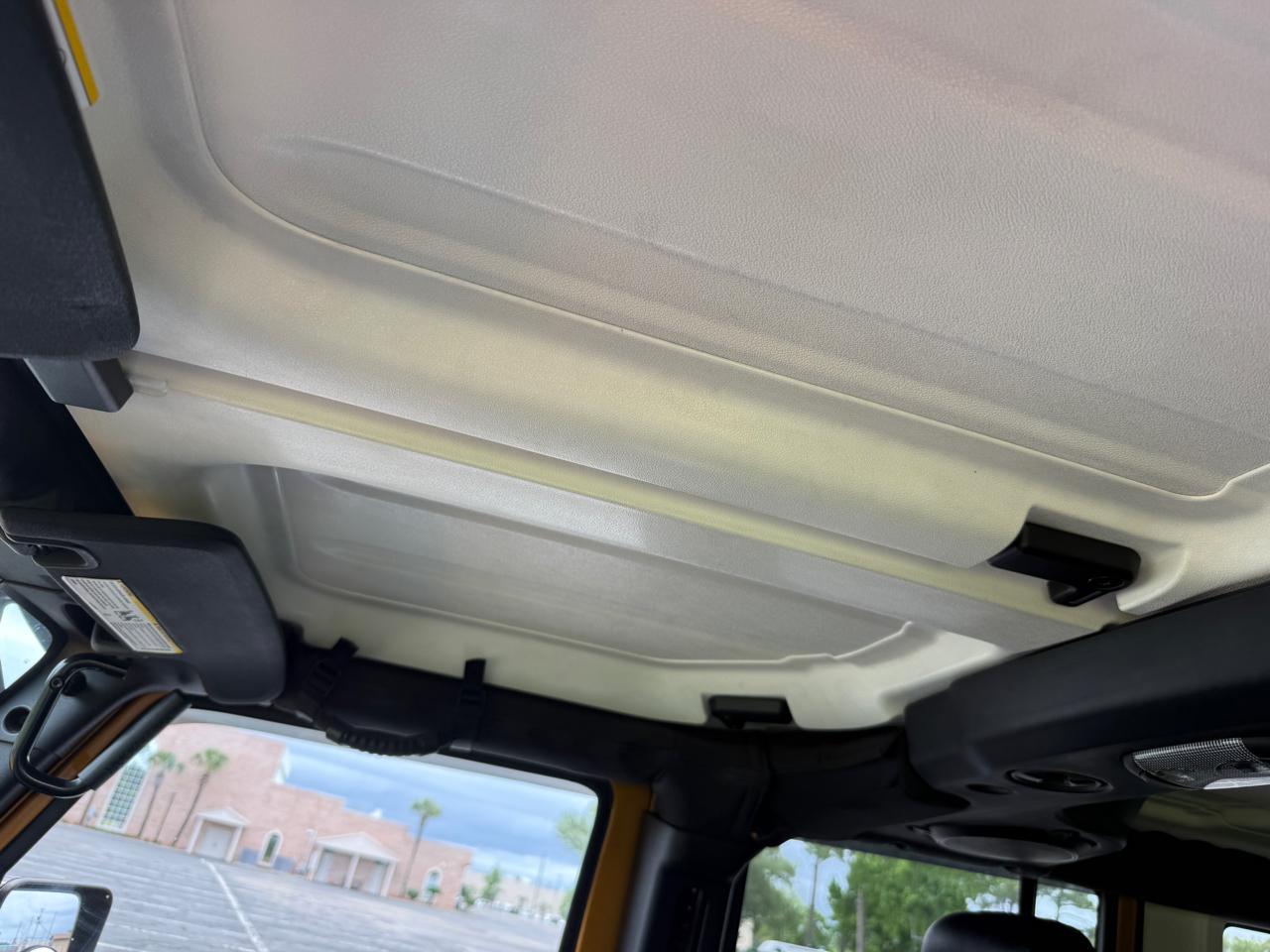 Jeep Wrangler Unlimited Sahara 4WD 2014
