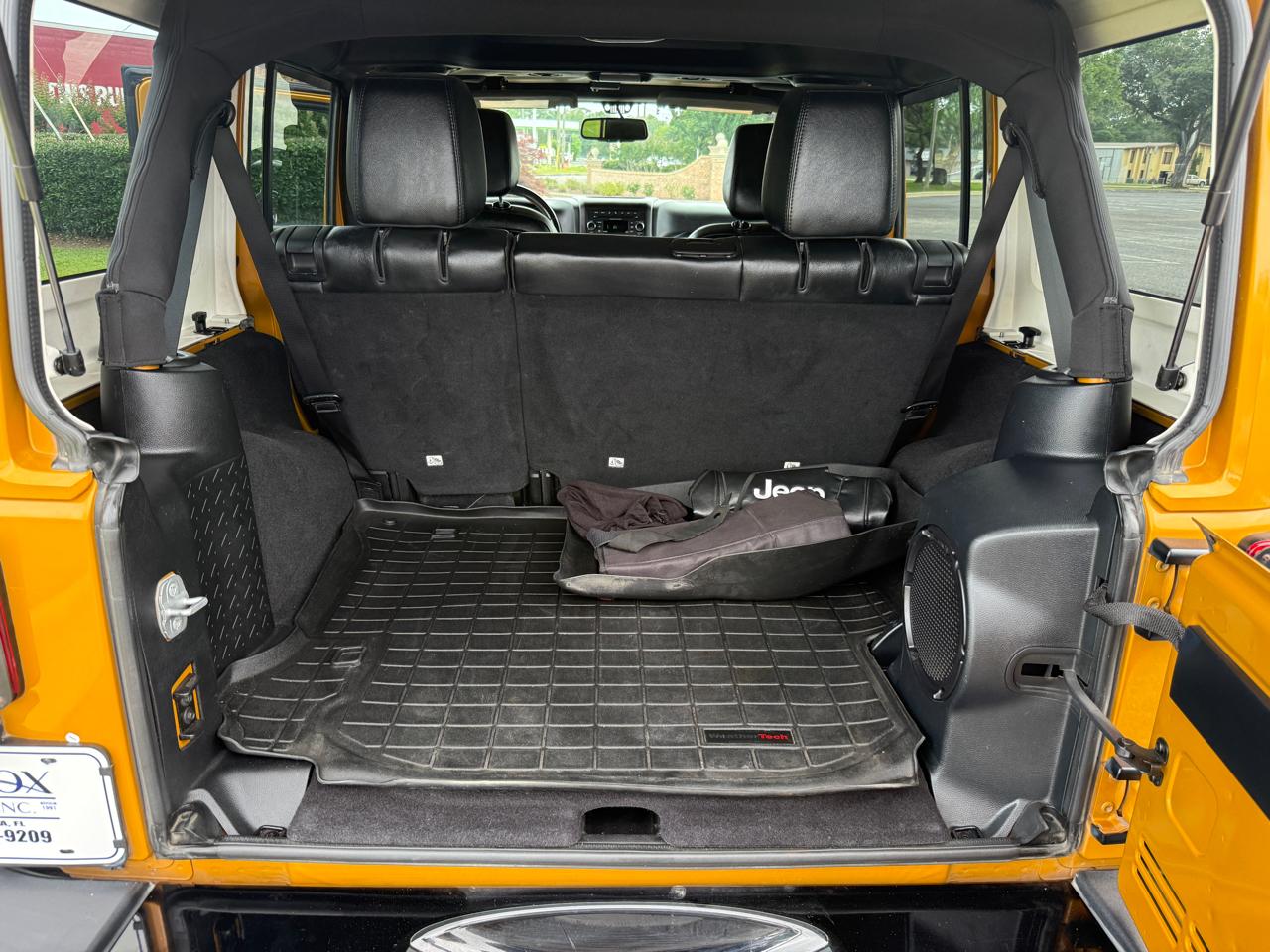 Jeep Wrangler Unlimited Sahara 4WD 2014
