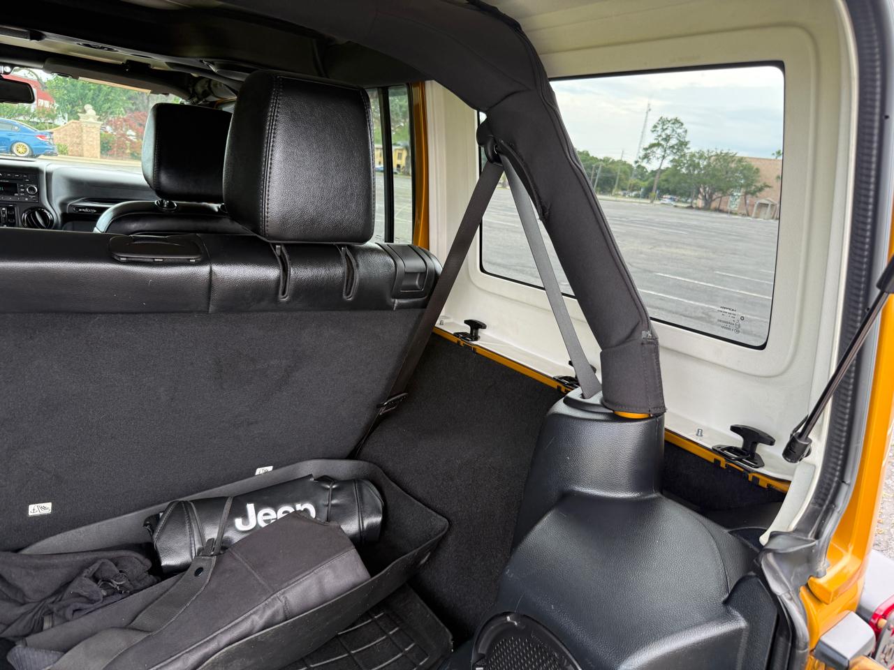 Jeep Wrangler Unlimited Sahara 4WD 2014