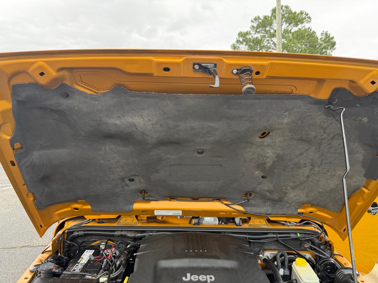 Jeep Wrangler Unlimited Sahara 4WD 2014