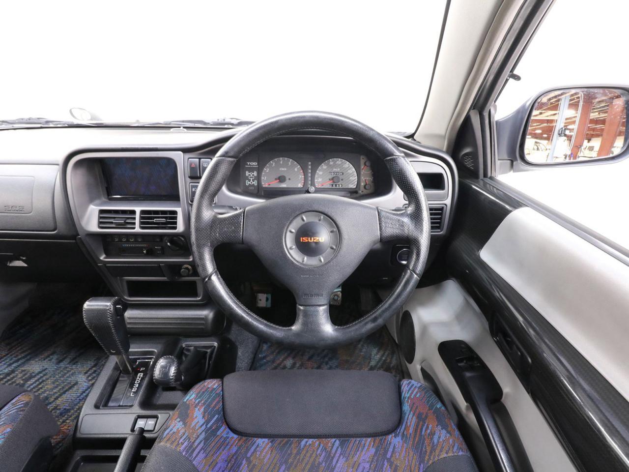 Isuzu VehiCROSS 2dr 4WD 1997