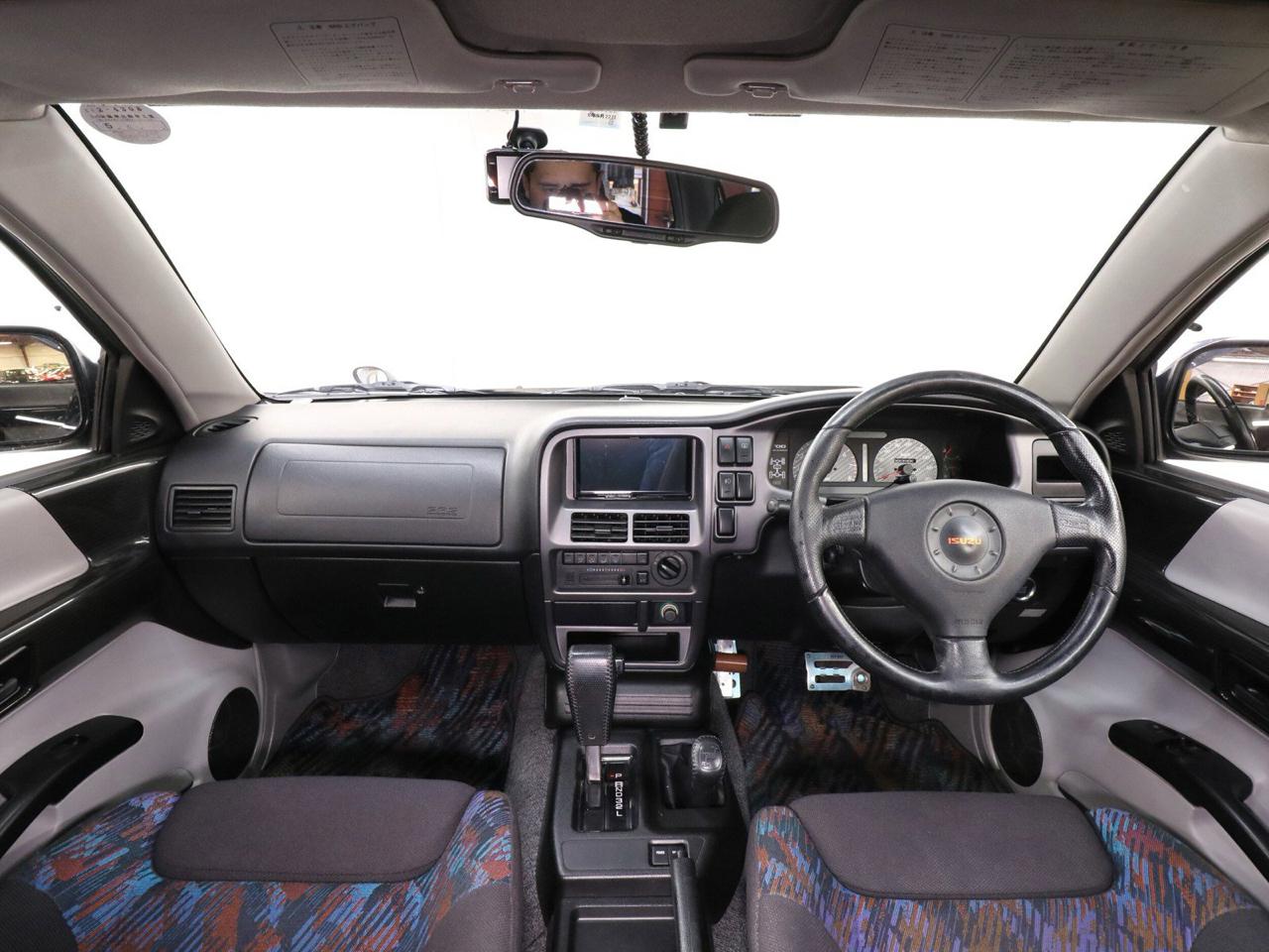 Isuzu VehiCROSS 2dr 4WD 1997