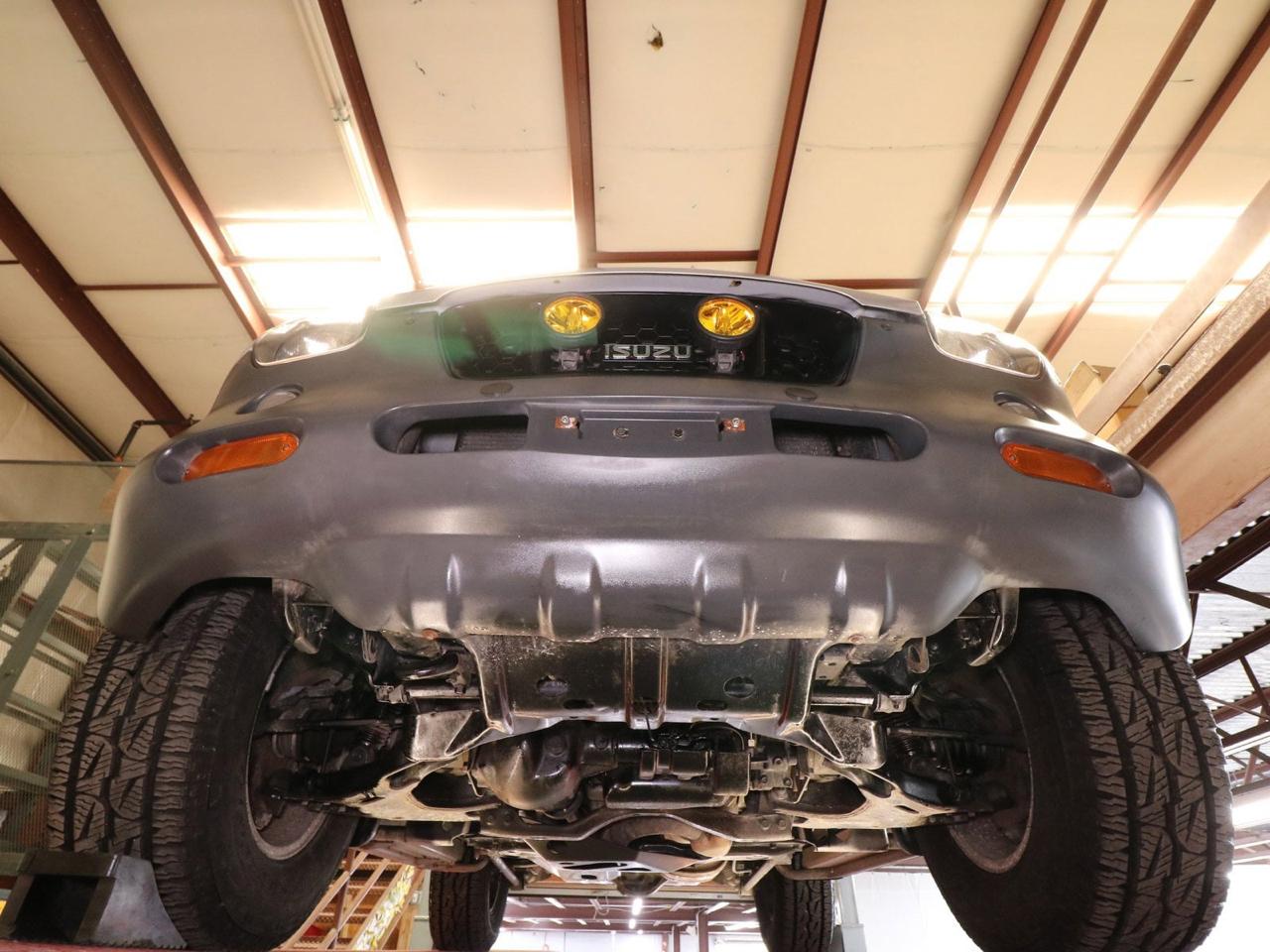 Isuzu VehiCROSS 2dr 4WD 1997