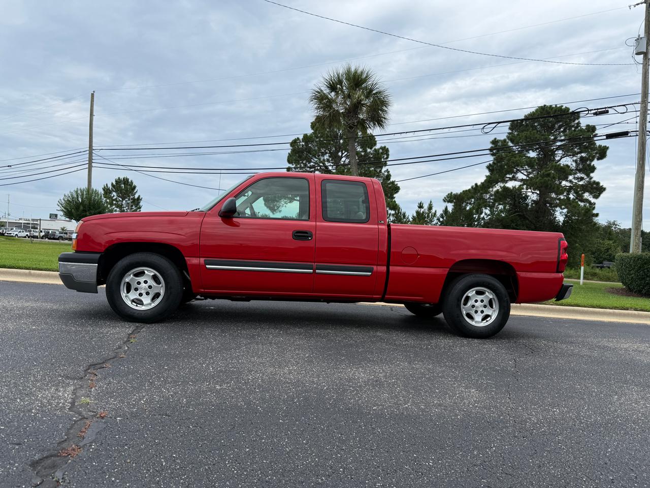 Chevrolet Silverado 1500 LS Ext. Cab Short Bed 2WD 2004