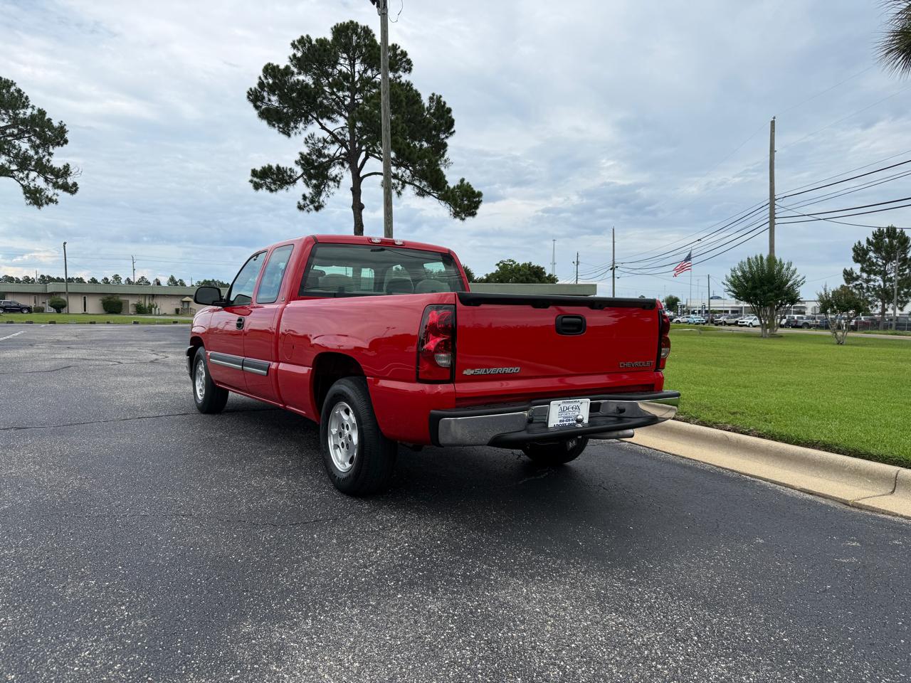 Chevrolet Silverado 1500 LS Ext. Cab Short Bed 2WD 2004
