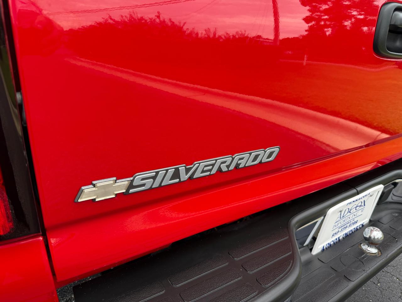 Chevrolet Silverado 1500 LS Ext. Cab Short Bed 2WD 2004