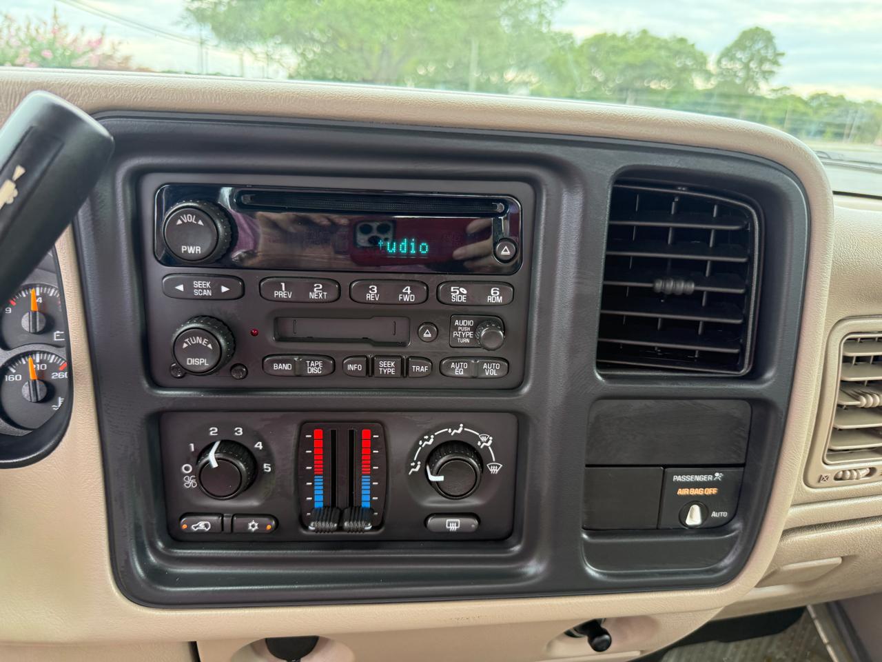 Chevrolet Silverado 1500 LS Ext. Cab Short Bed 2WD 2004