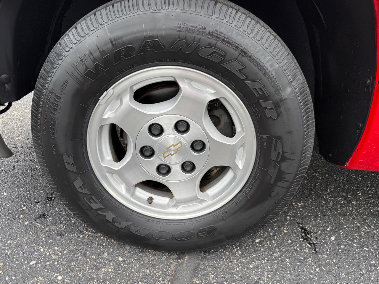 Chevrolet Silverado 1500 LS Ext. Cab Short Bed 2WD 2004