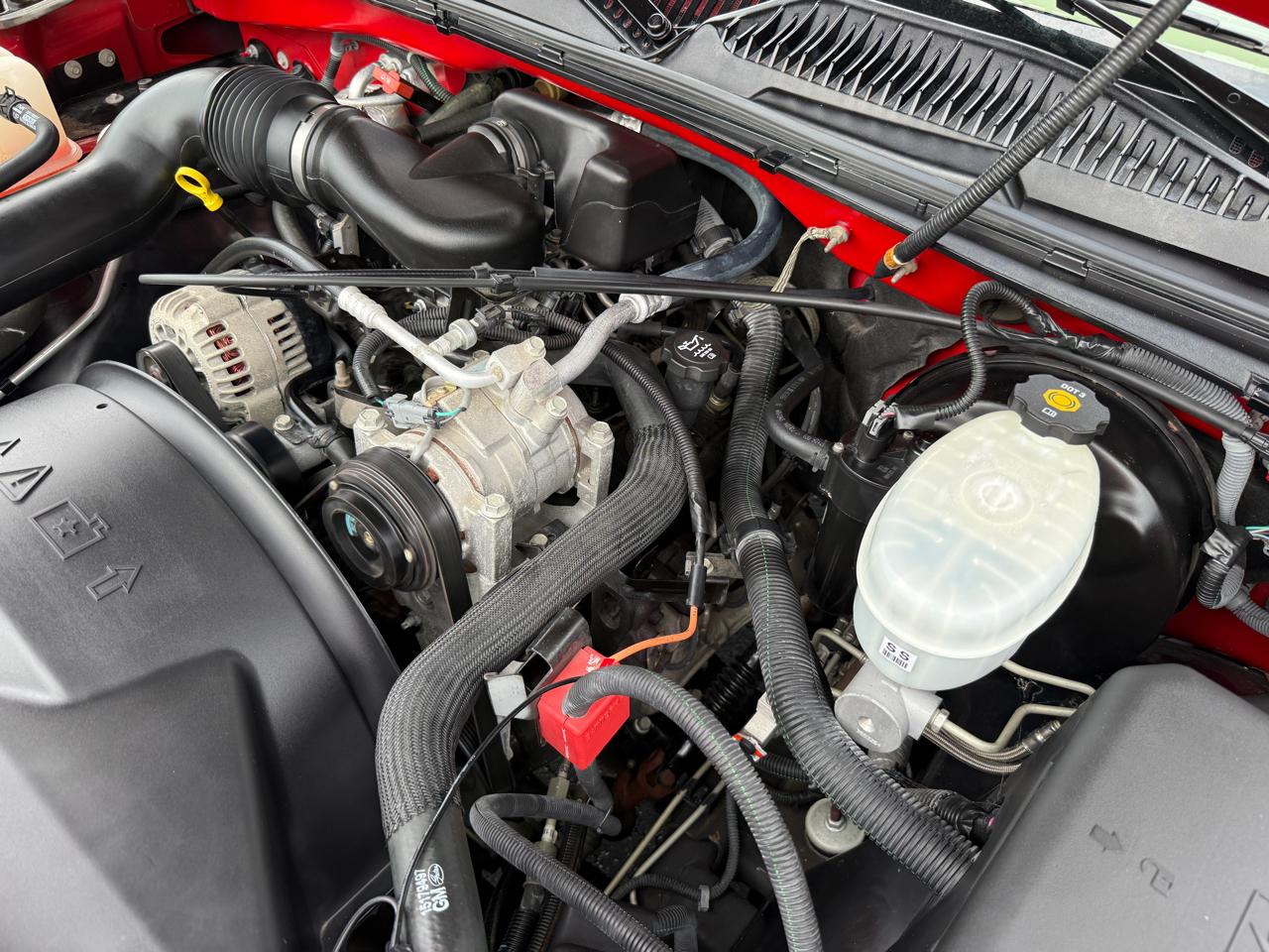 Chevrolet Silverado 1500 LS Ext. Cab Short Bed 2WD 2004