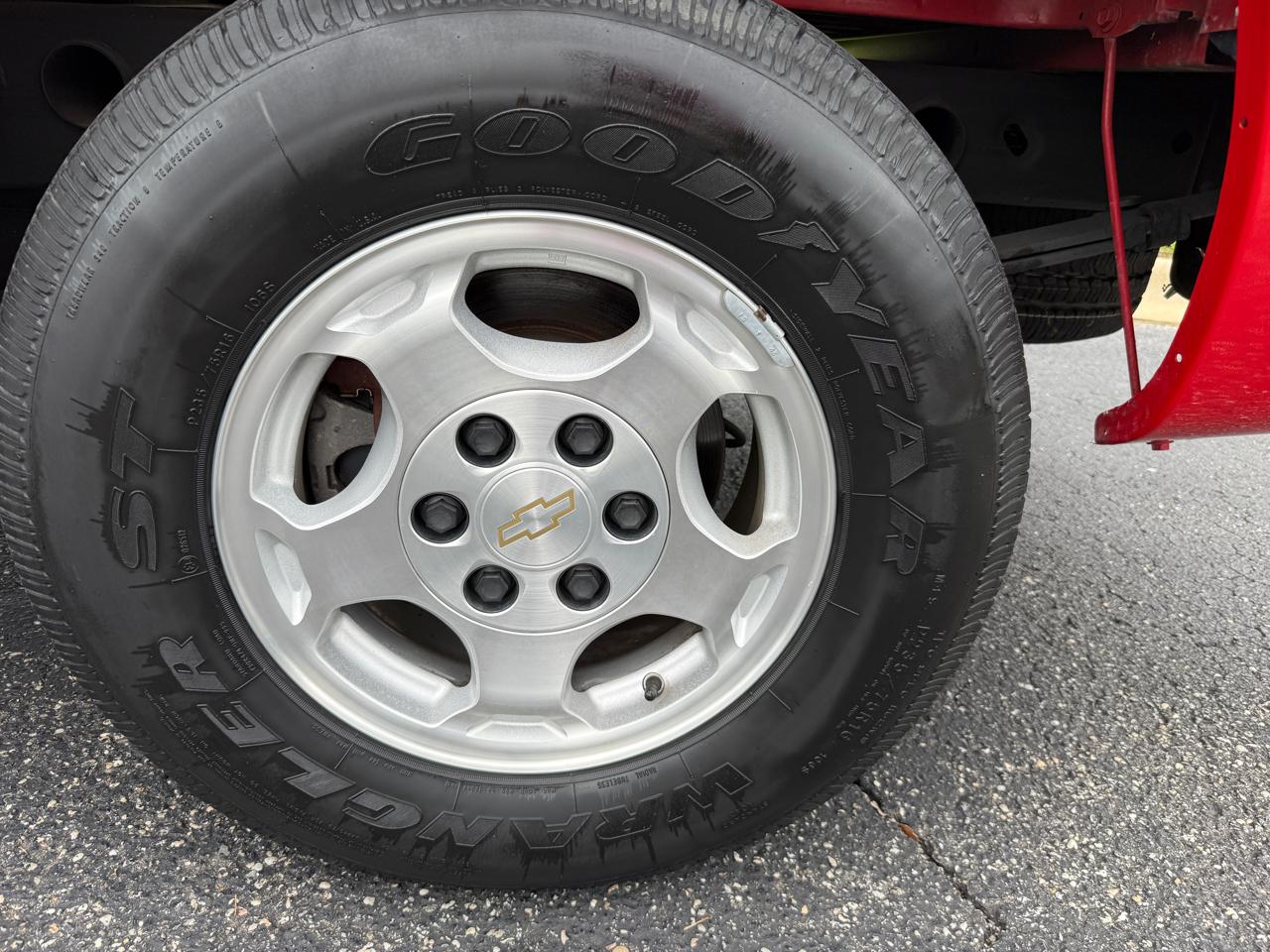 Chevrolet Silverado 1500 LS Ext. Cab Short Bed 2WD 2004