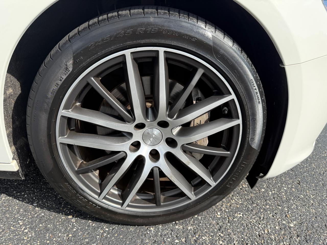 Maserati Ghibli  2017