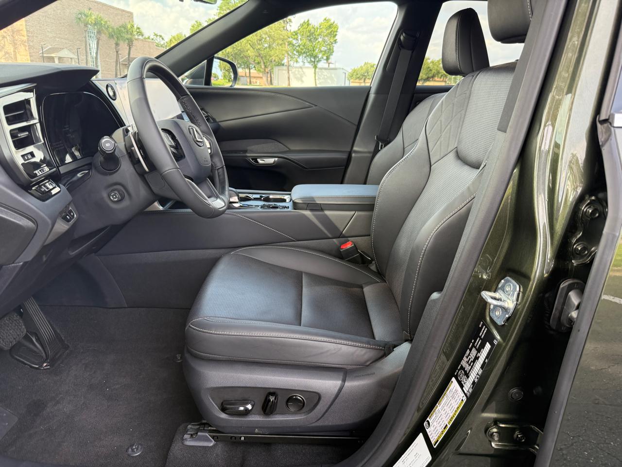 Lexus RX  2025