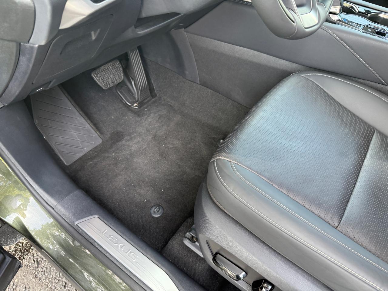 Lexus RX  2025