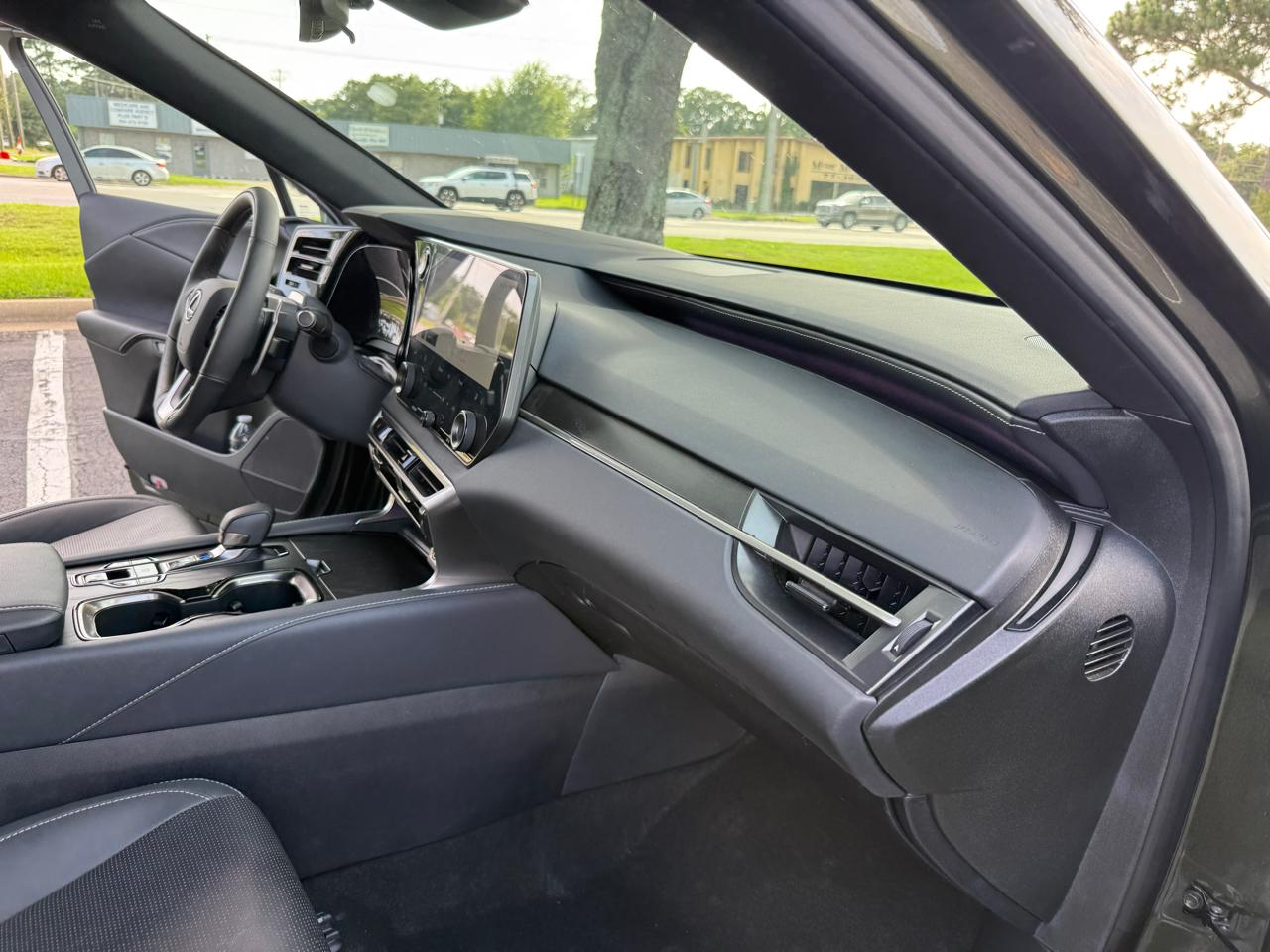 Lexus RX  2025