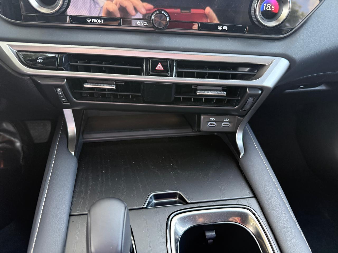 Lexus RX  2025