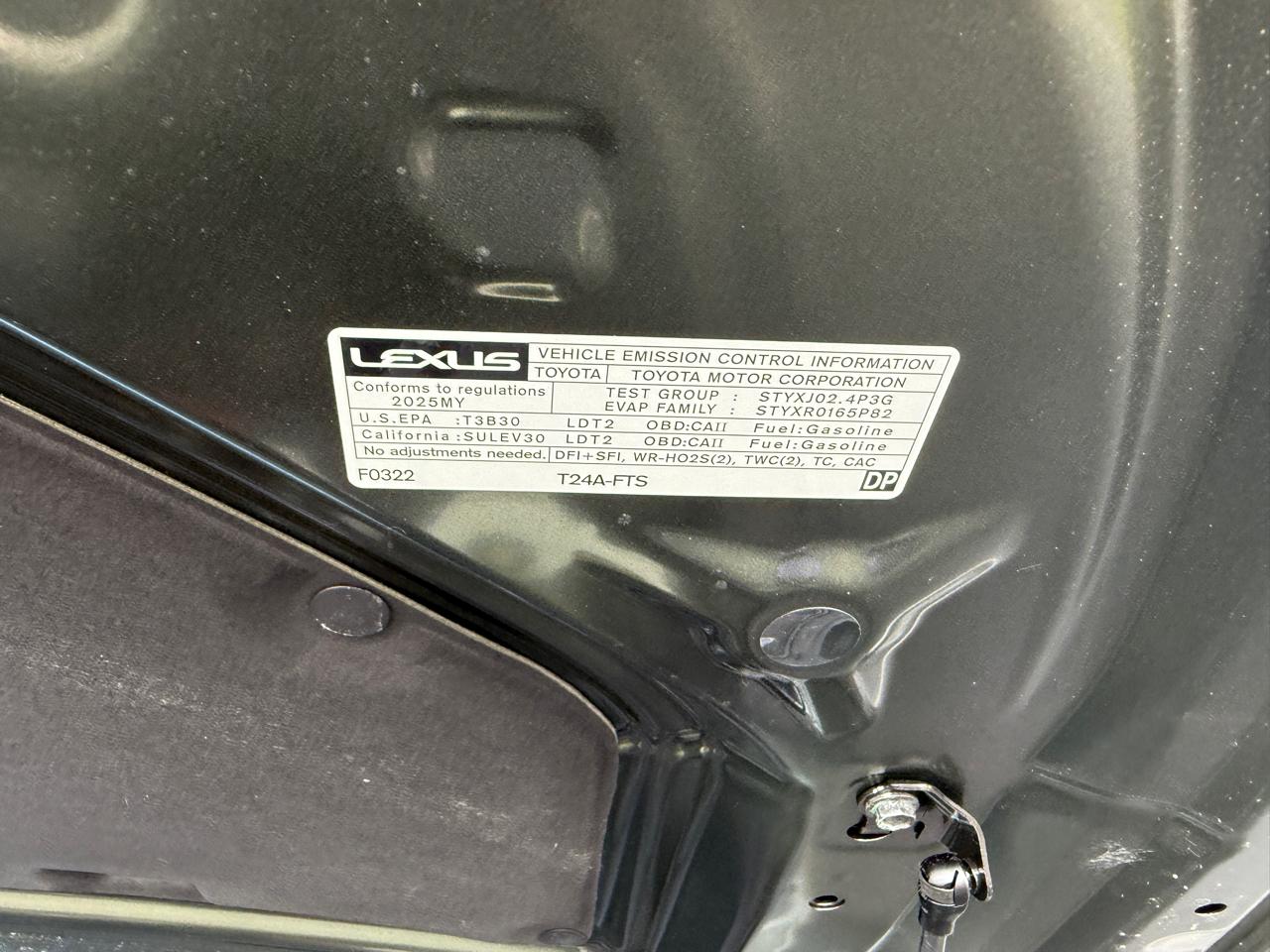 Lexus RX  2025