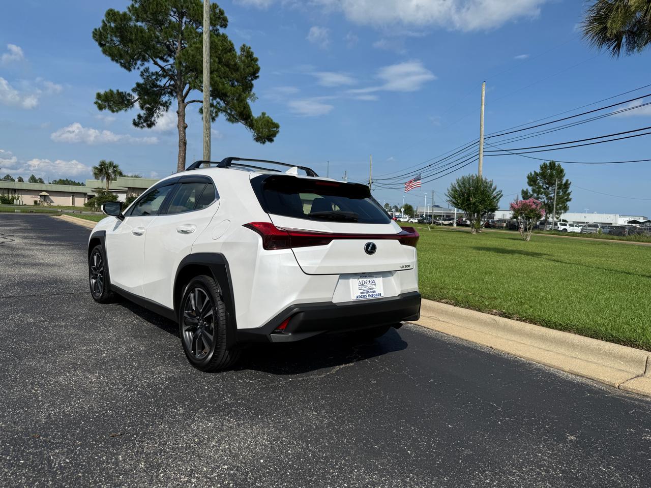 Lexus UX 200 Base 2021