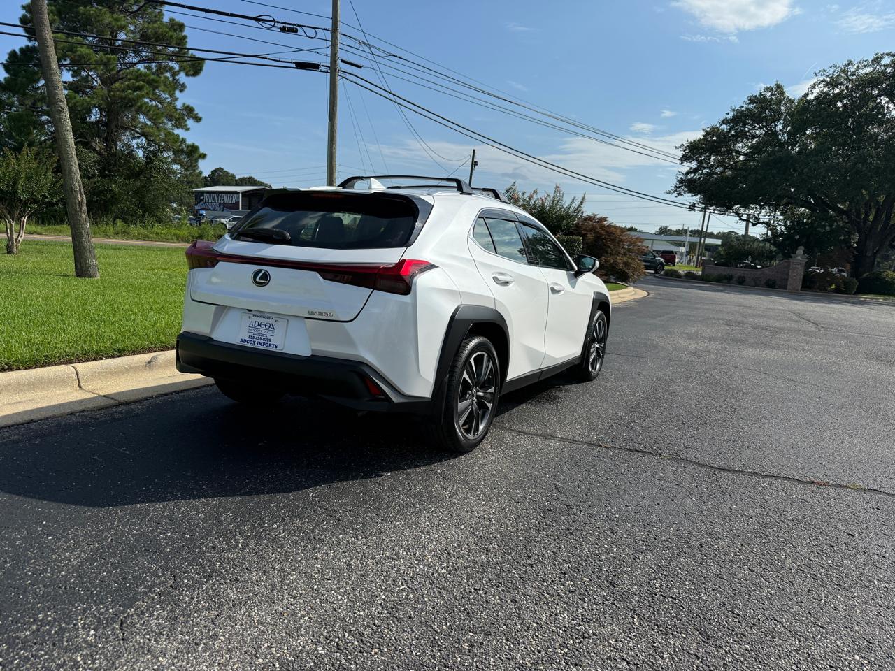 Lexus UX 200 Base 2021