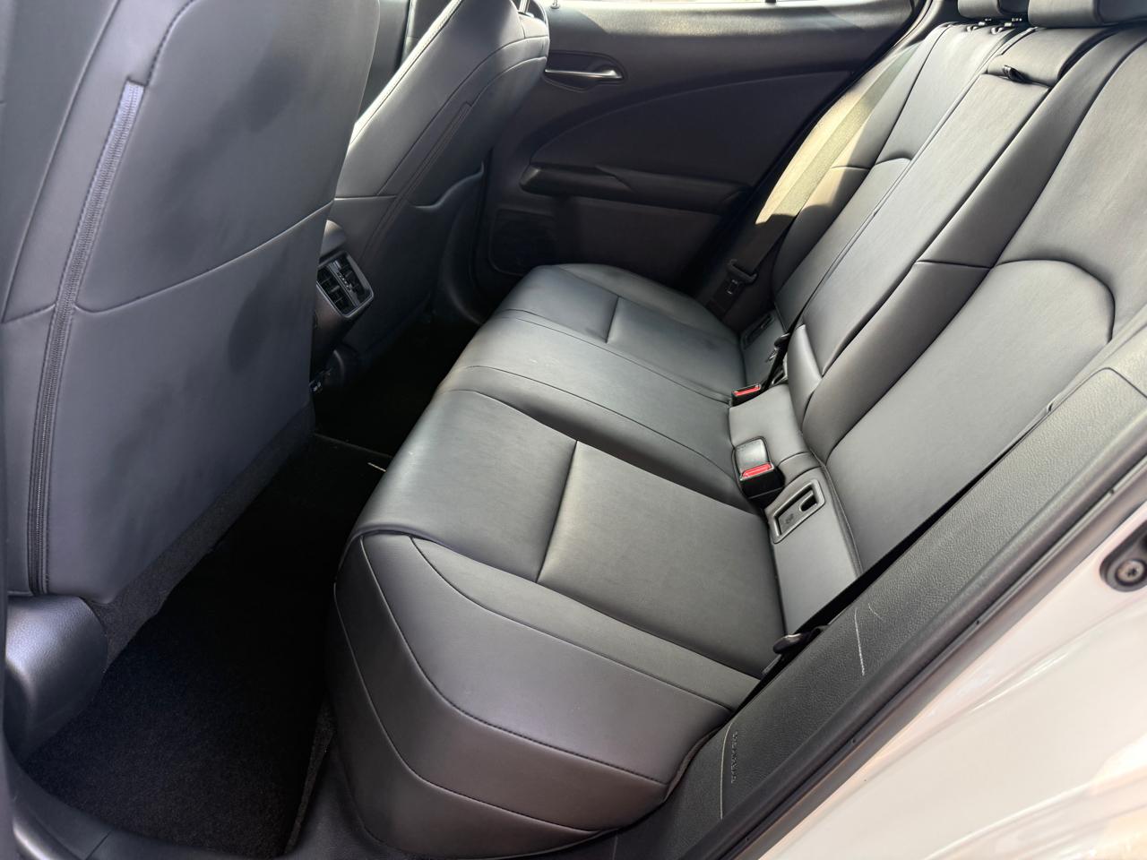 Lexus UX 200 Base 2021