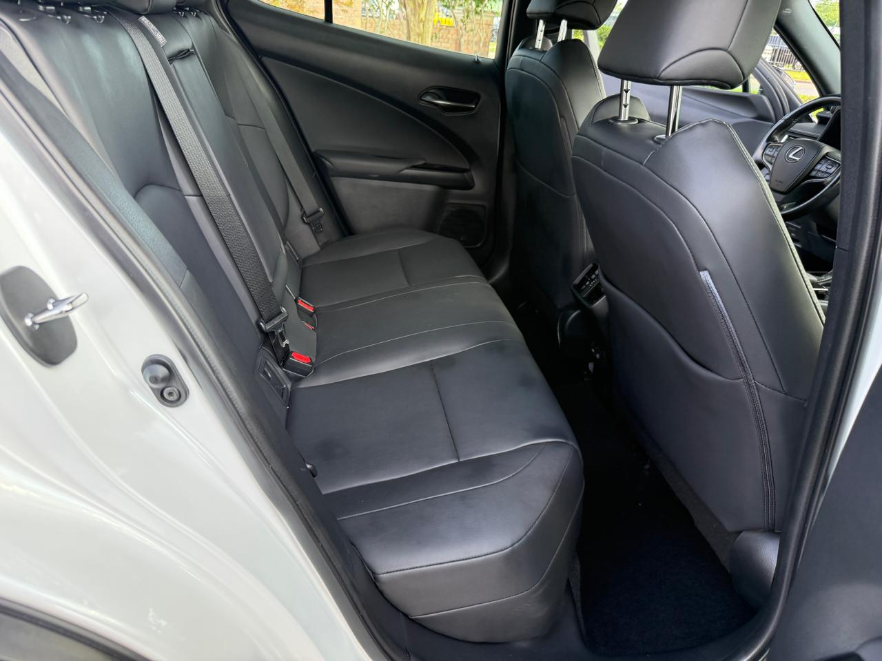 Lexus UX 200 Base 2021