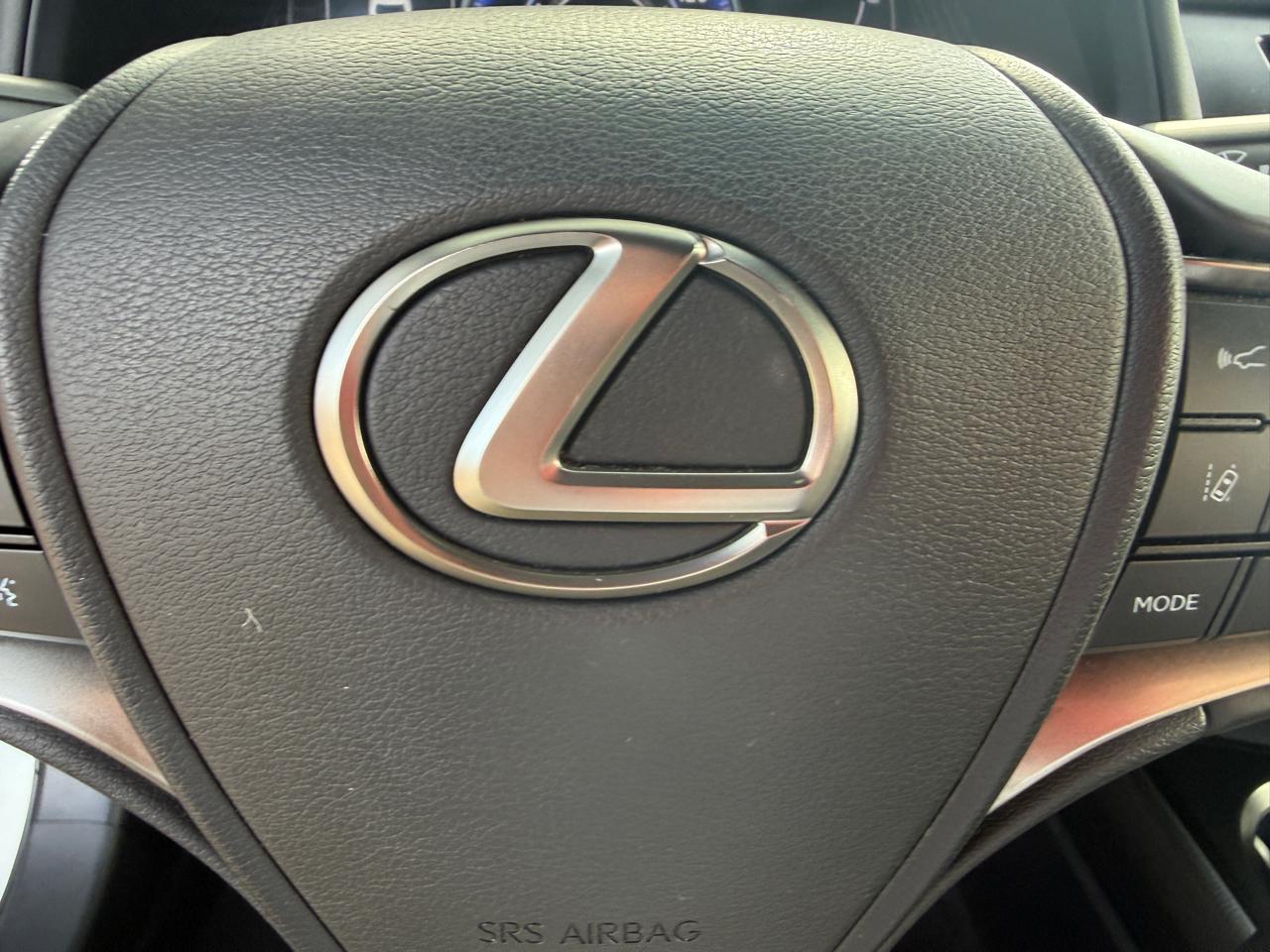 Lexus UX 200 Base 2021