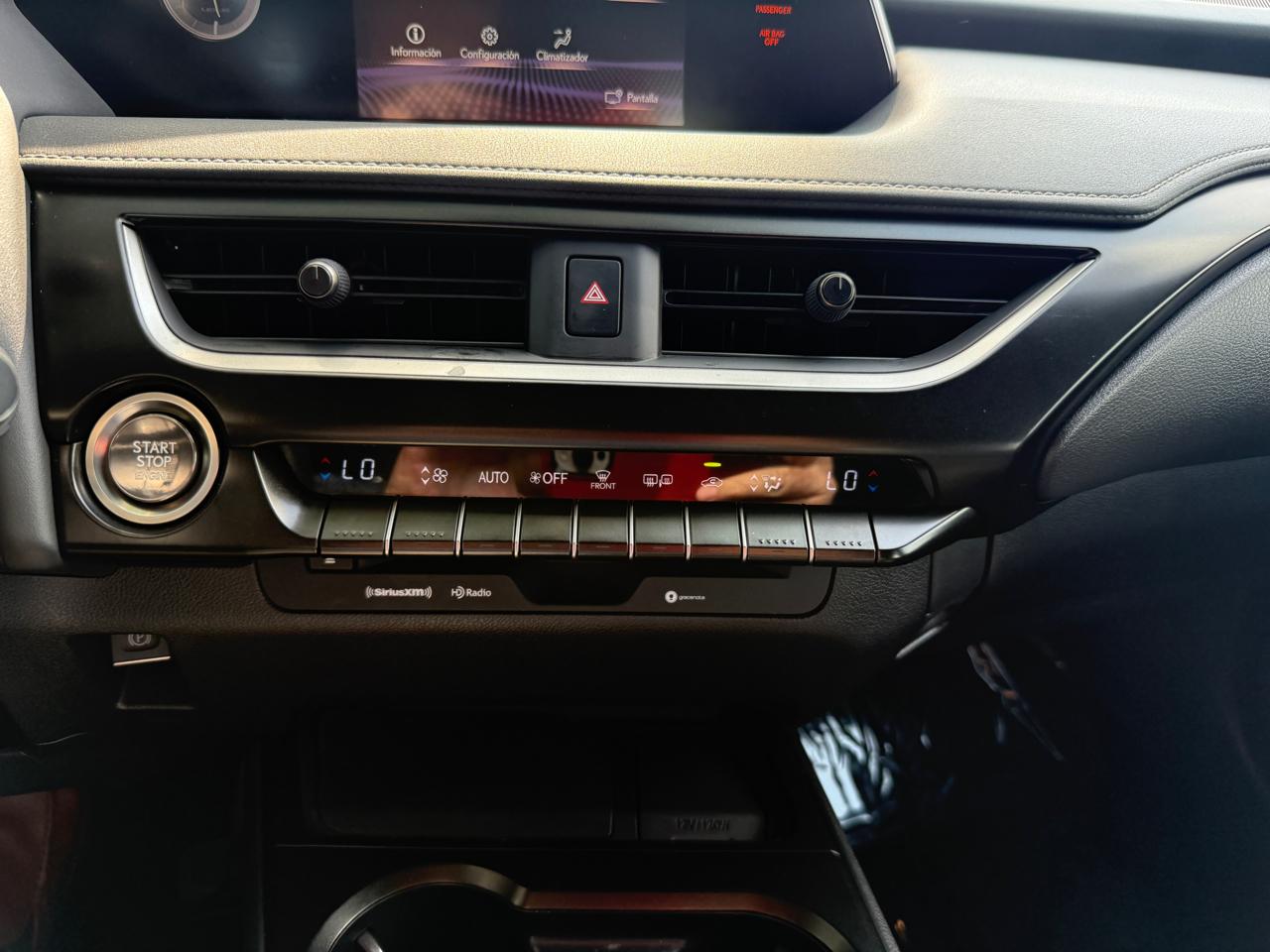 Lexus UX 200 Base 2021