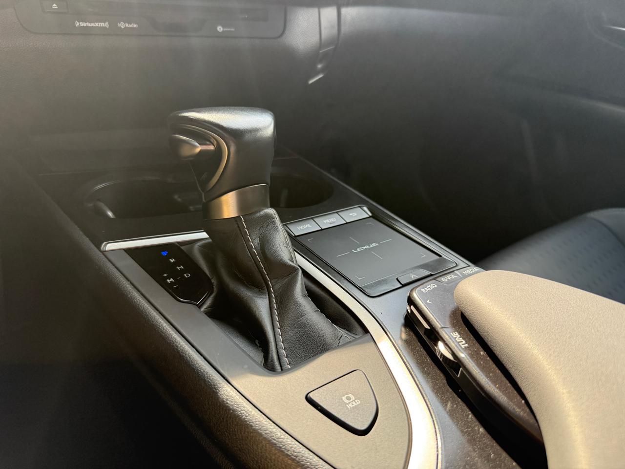 Lexus UX 200 Base 2021