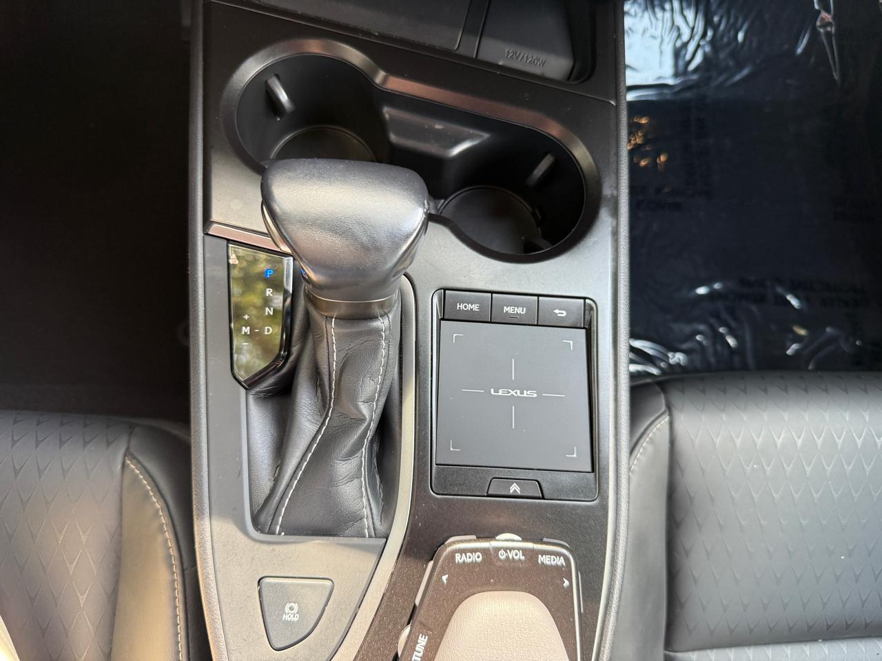 Lexus UX 200 Base 2021