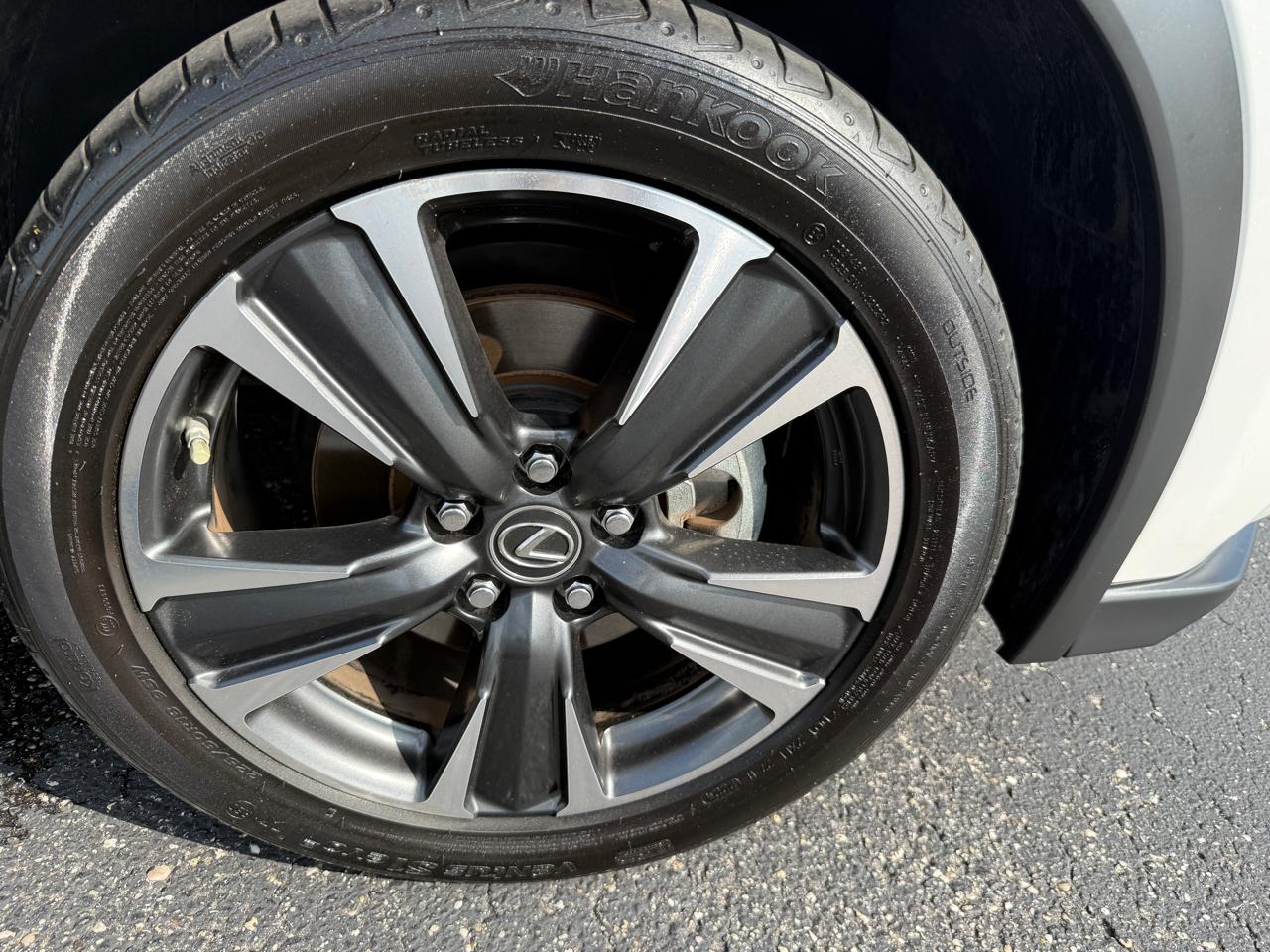 Lexus UX 200 Base 2021