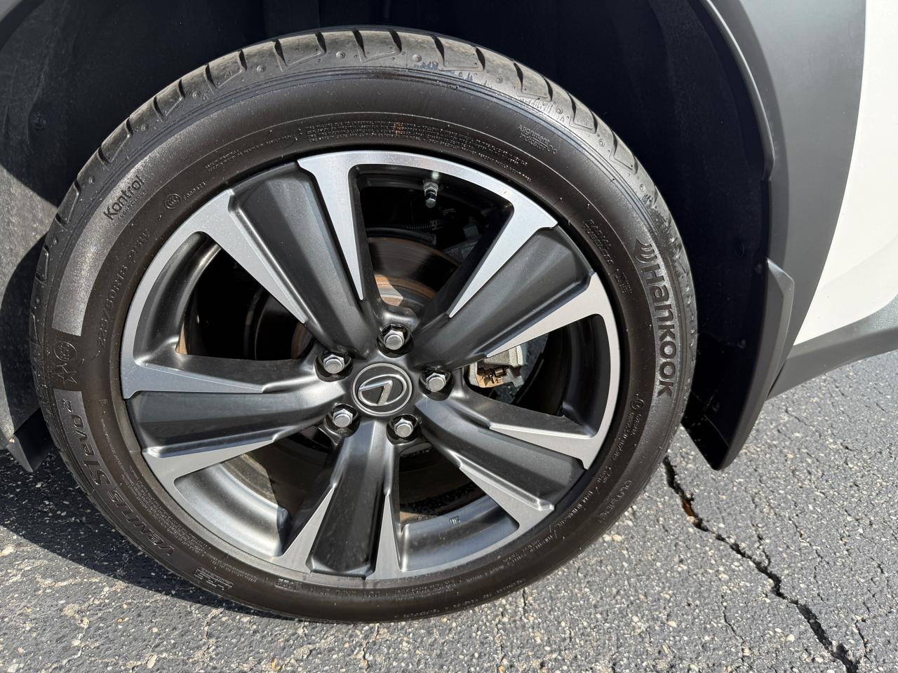 Lexus UX 200 Base 2021