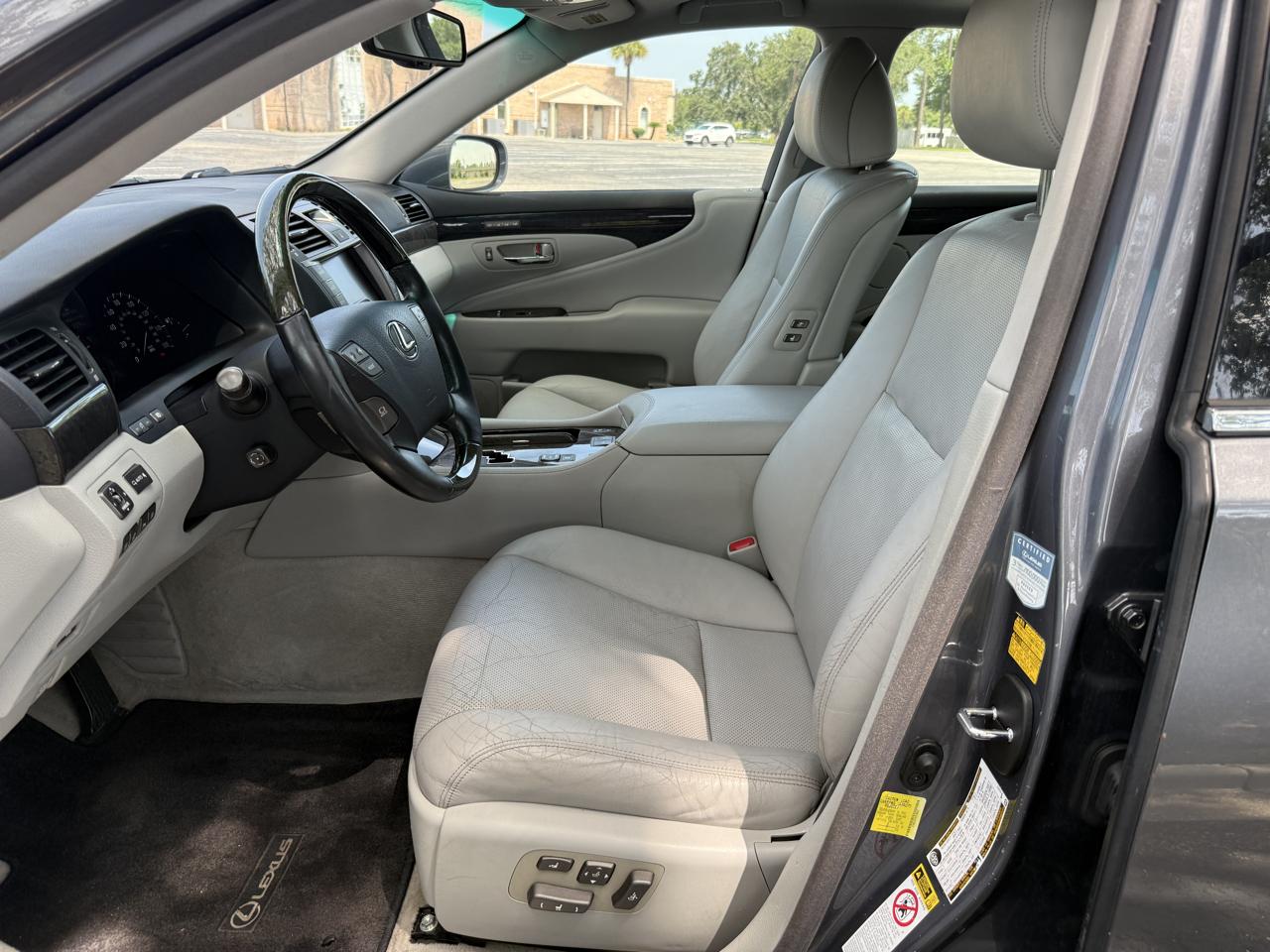 Lexus LS 460 Luxury Sedan 2012