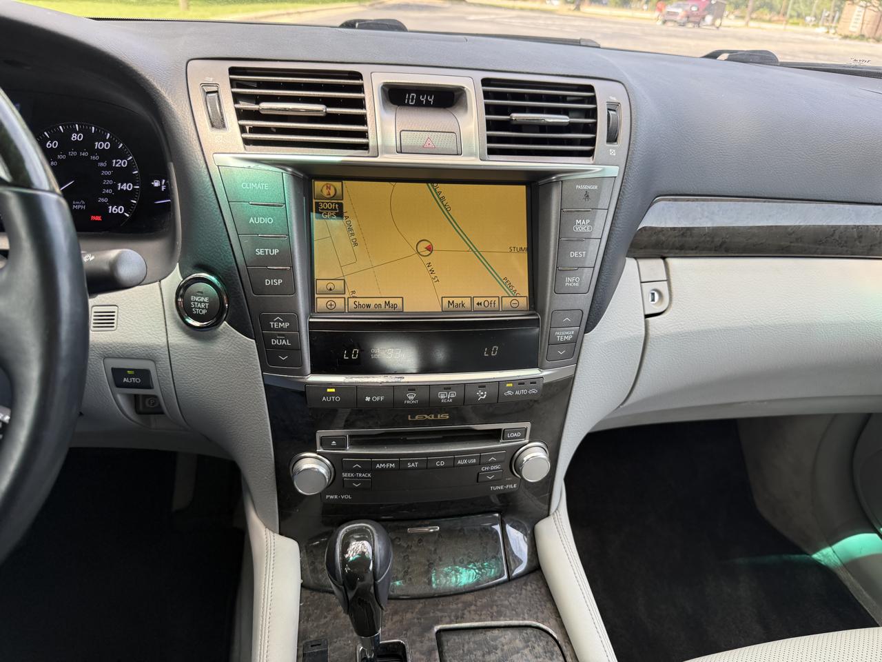 Lexus LS 460 Luxury Sedan 2012