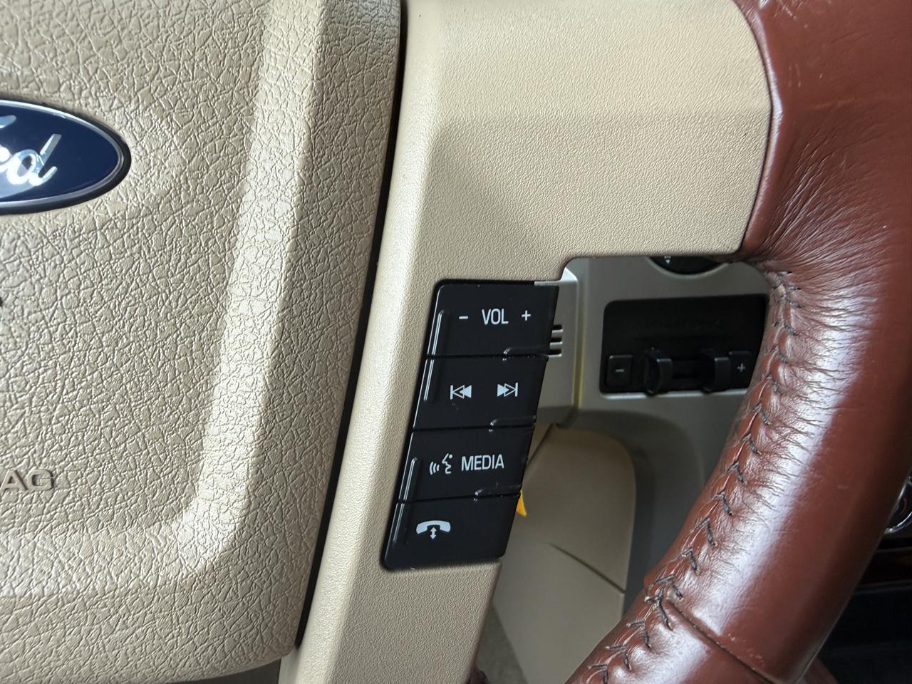 Ford F-150 4WD SuperCrew 145" King Ranch 2014