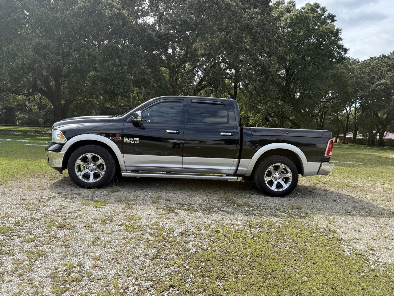 RAM 1500 Laramie Crew Cab SWB 2WD 2015
