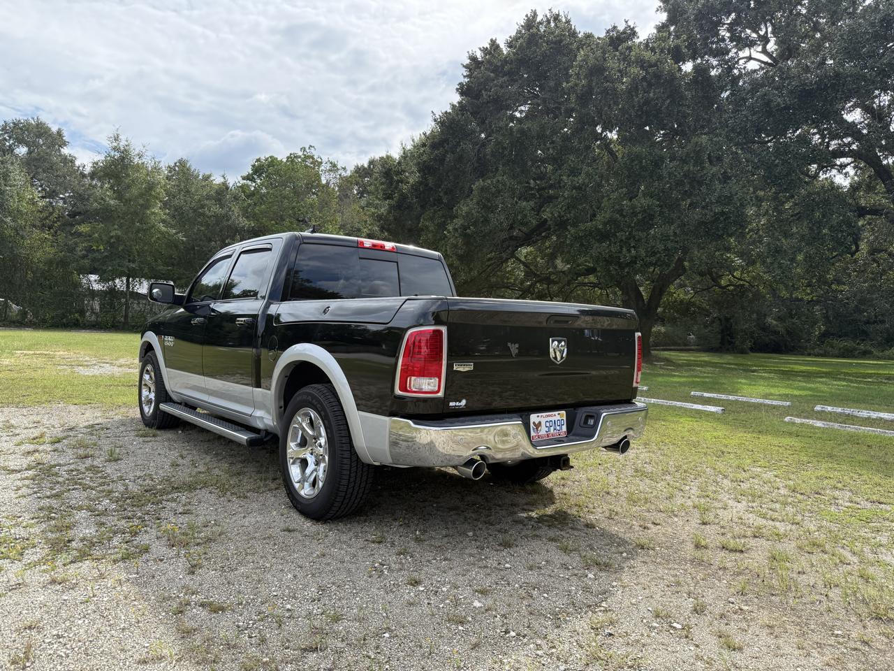 RAM 1500 Laramie Crew Cab SWB 2WD 2015
