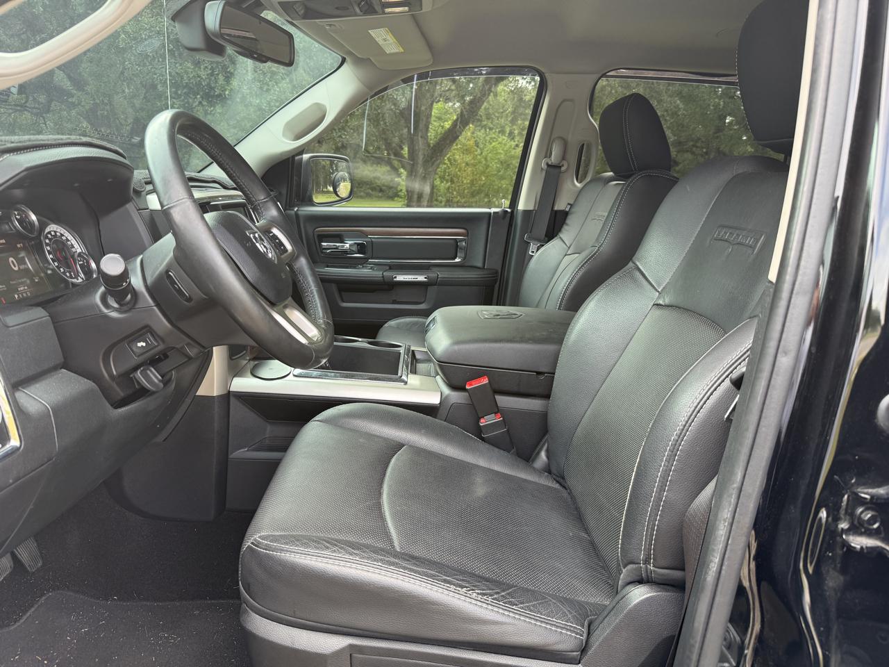 RAM 1500 Laramie Crew Cab SWB 2WD 2015