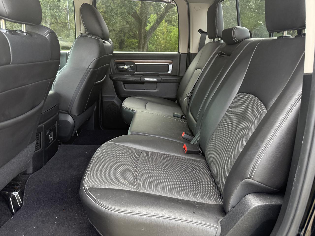 RAM 1500 Laramie Crew Cab SWB 2WD 2015