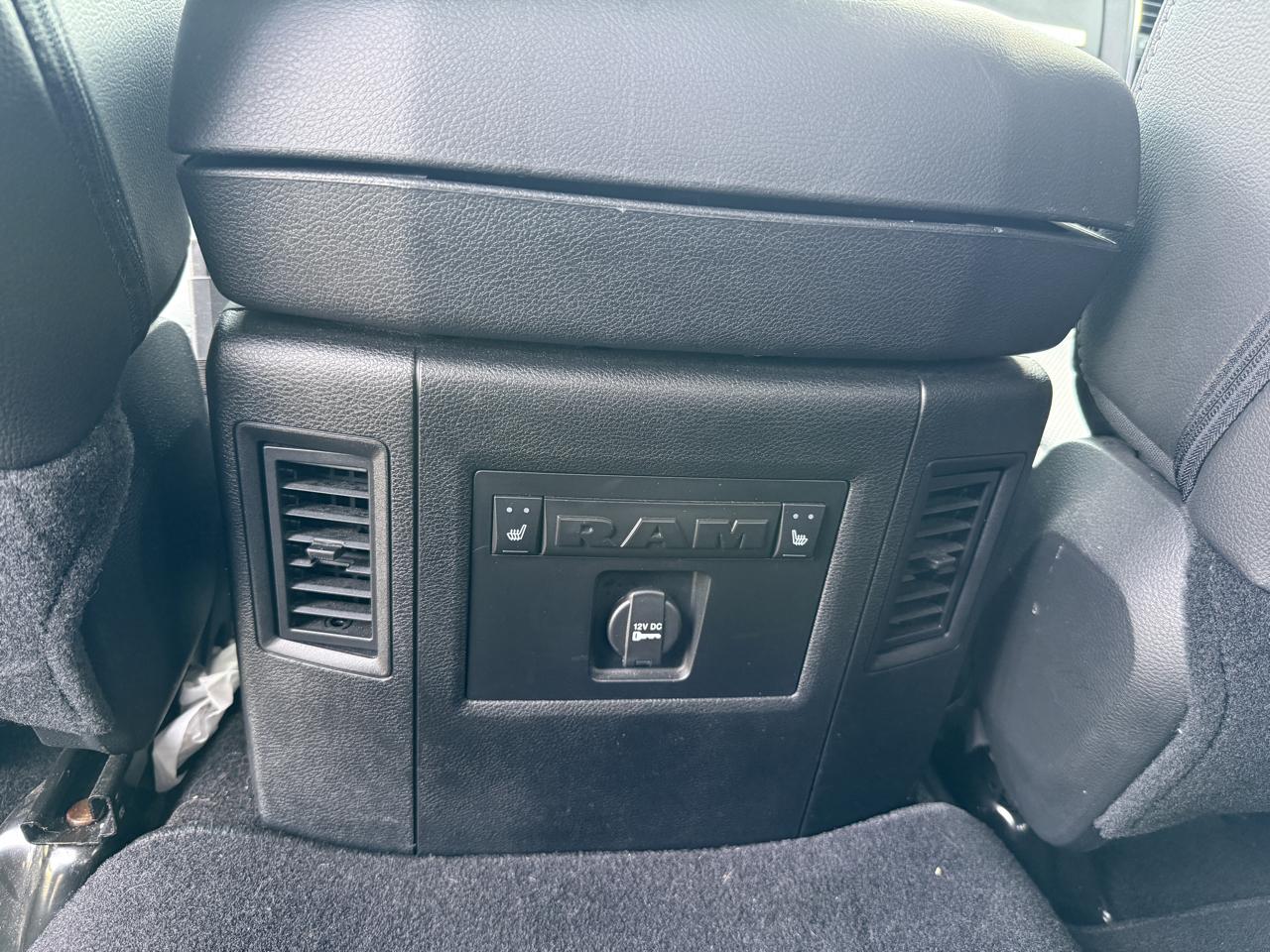 RAM 1500 Laramie Crew Cab SWB 2WD 2015