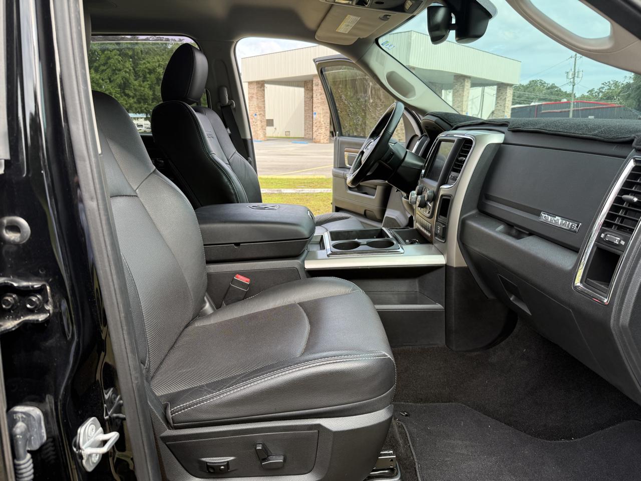 RAM 1500 Laramie Crew Cab SWB 2WD 2015