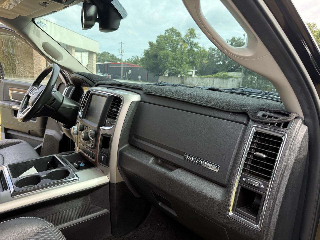 RAM 1500 Laramie Crew Cab SWB 2WD 2015