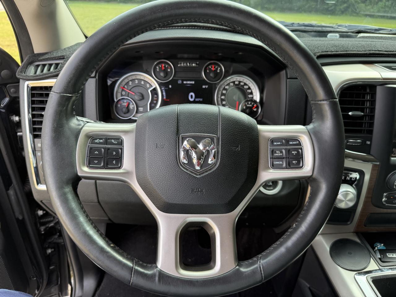 RAM 1500 Laramie Crew Cab SWB 2WD 2015