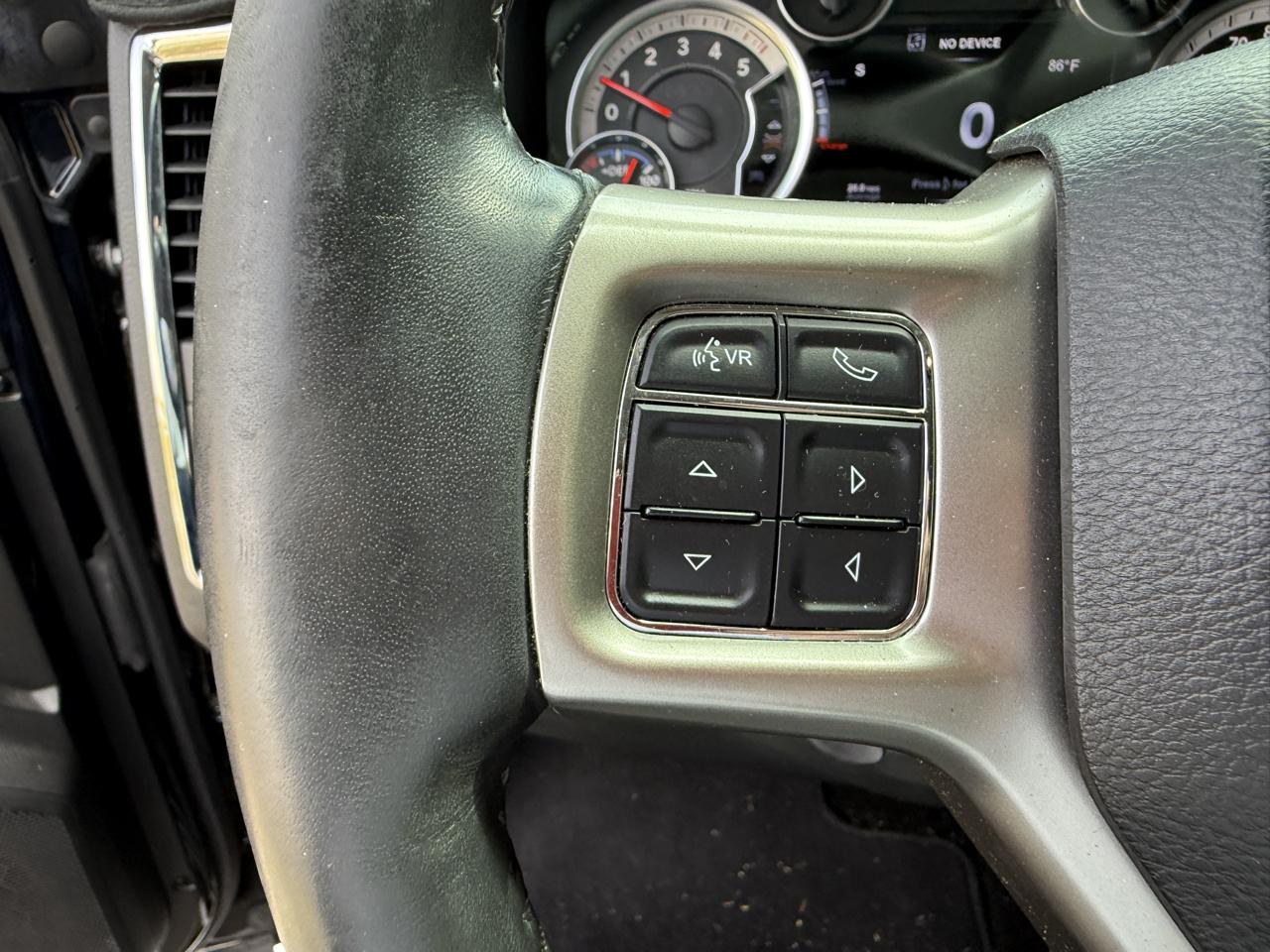 RAM 1500 Laramie Crew Cab SWB 2WD 2015
