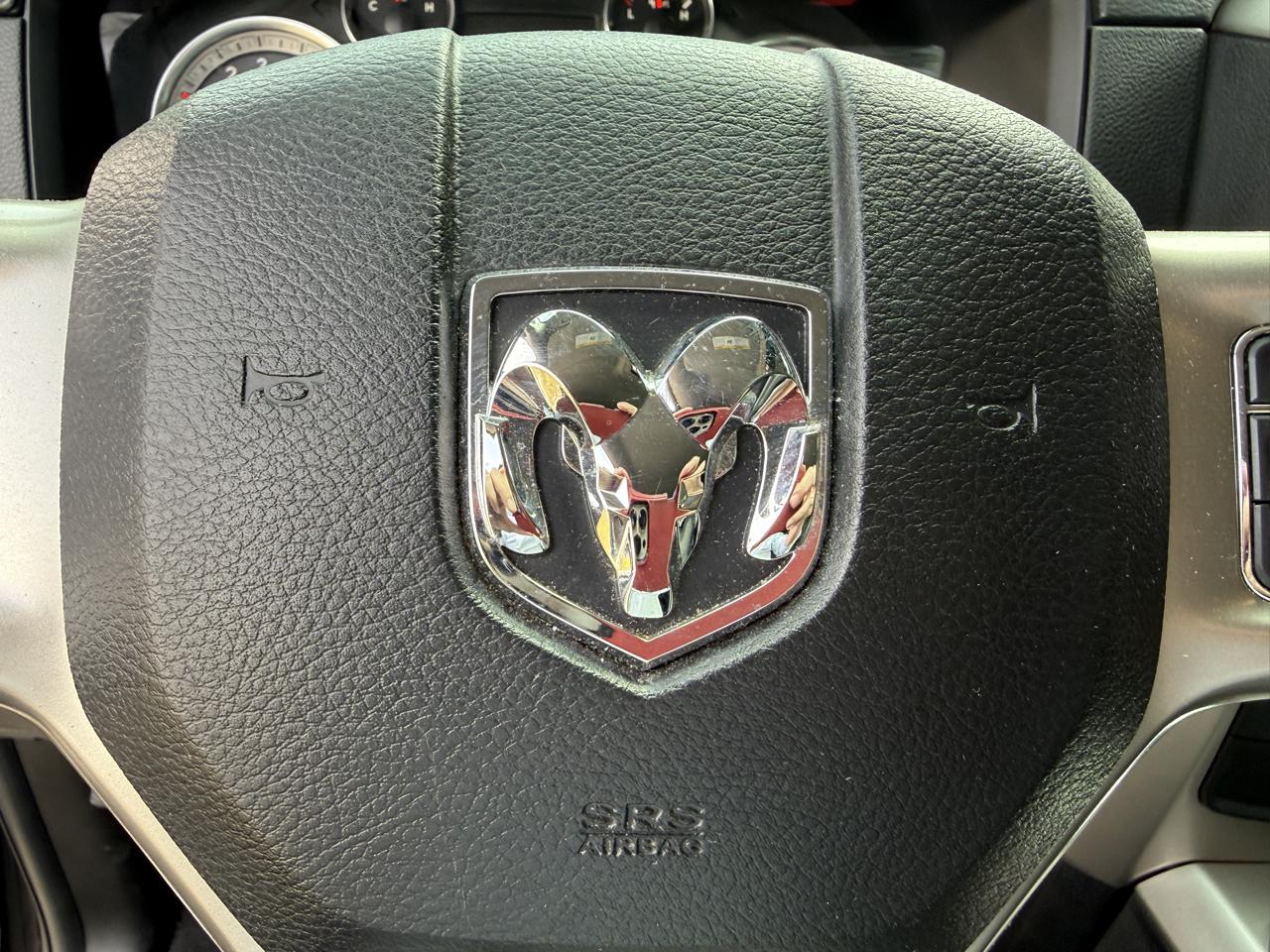 RAM 1500 Laramie Crew Cab SWB 2WD 2015