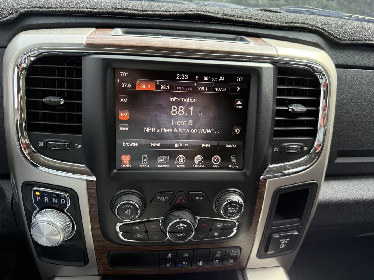 RAM 1500 Laramie Crew Cab SWB 2WD 2015