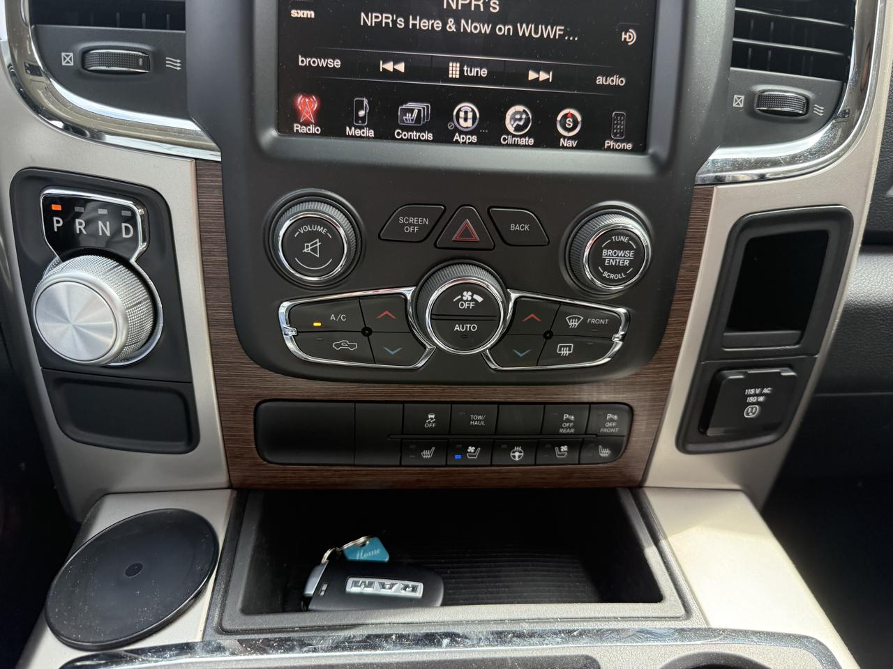 RAM 1500 Laramie Crew Cab SWB 2WD 2015
