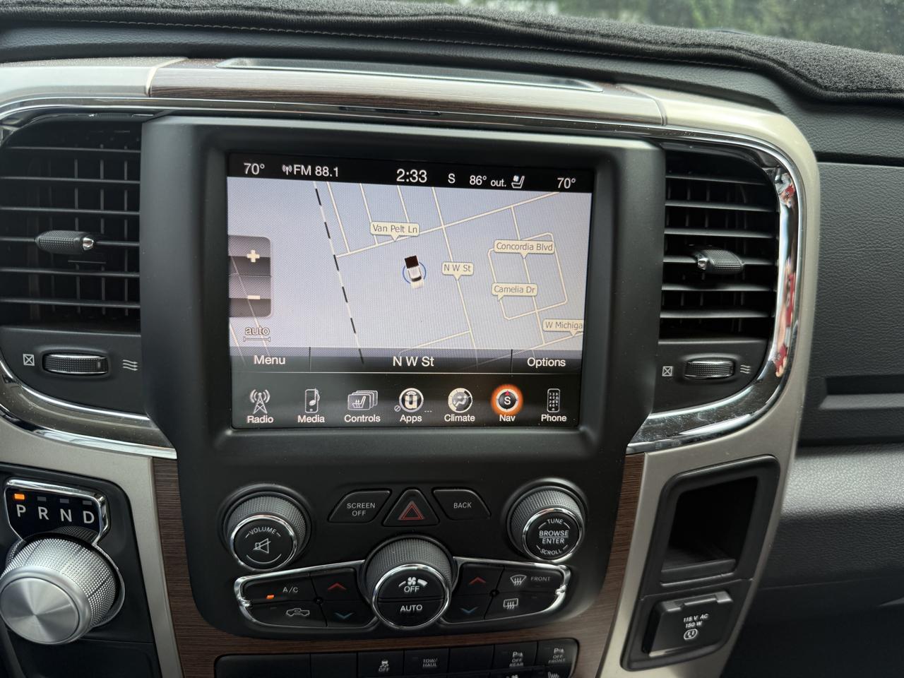 RAM 1500 Laramie Crew Cab SWB 2WD 2015