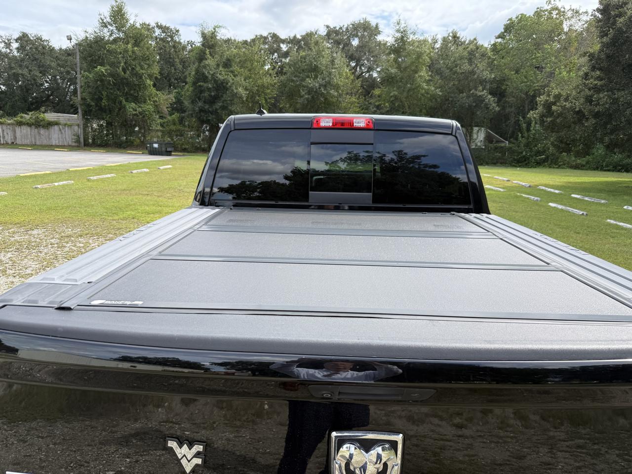 RAM 1500 Laramie Crew Cab SWB 2WD 2015