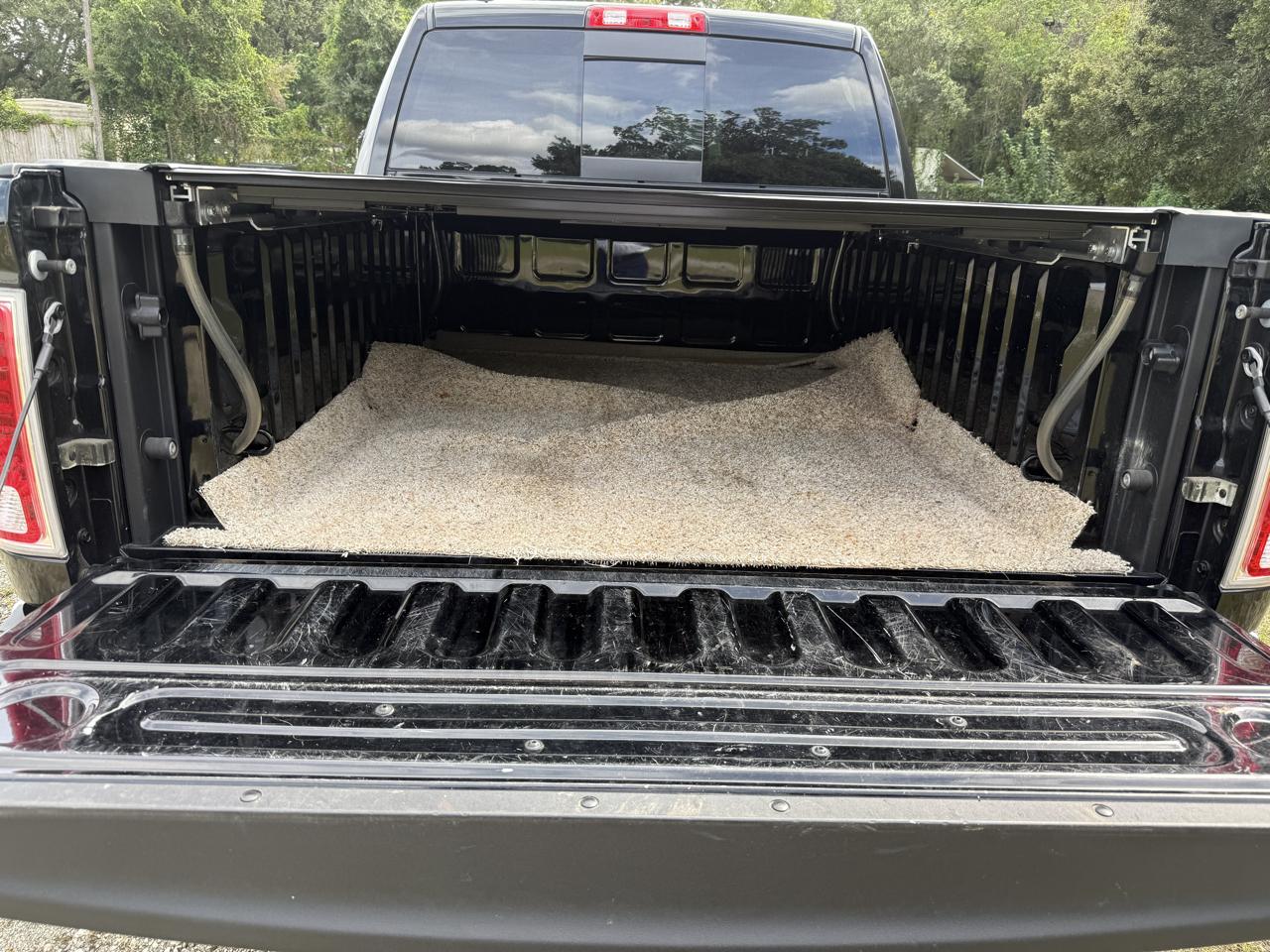 RAM 1500 Laramie Crew Cab SWB 2WD 2015